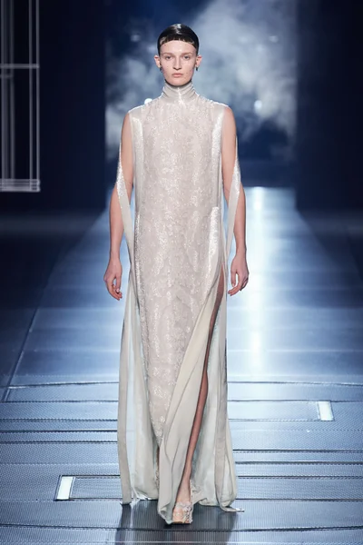 Look 30